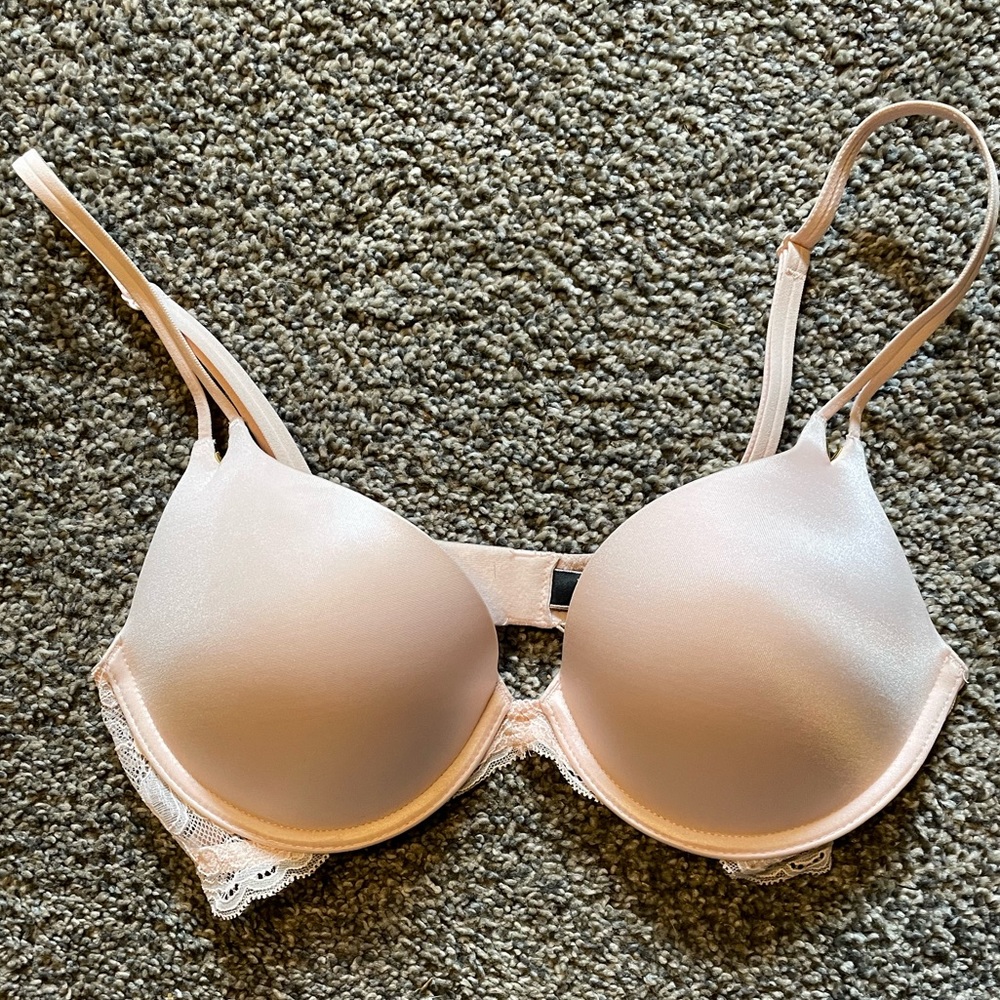 Beautiful lace Victoria’s Secret push-up bra